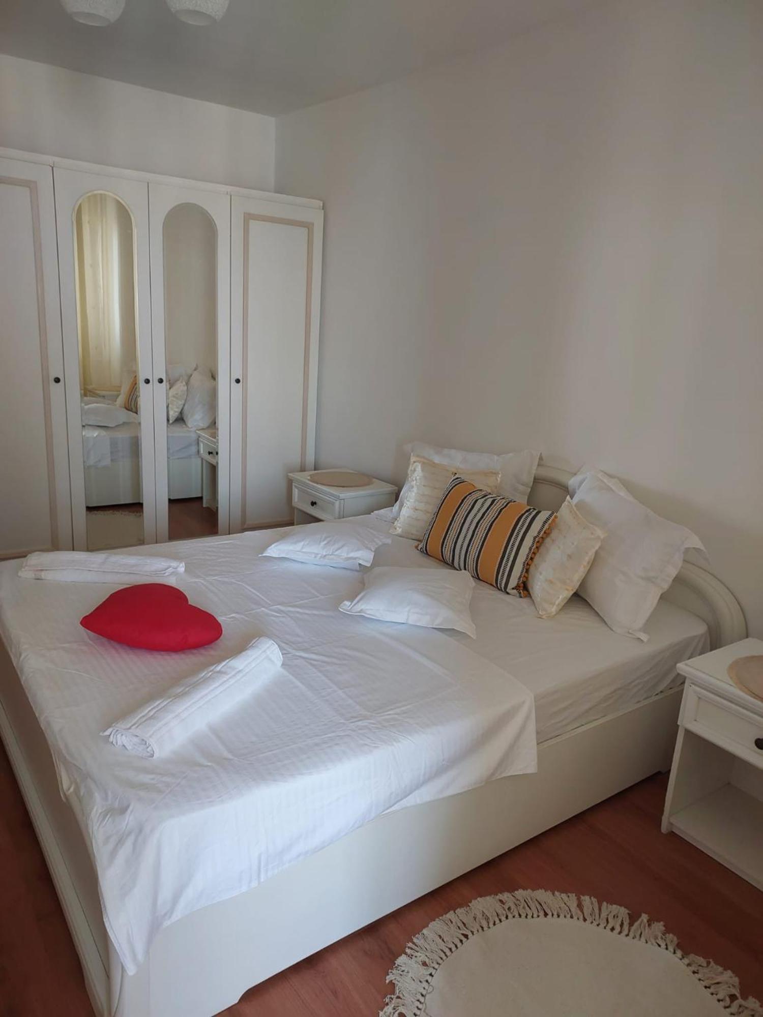 Panorama Mega Apartament Pantelimon Bukurešť Exteriér fotografie